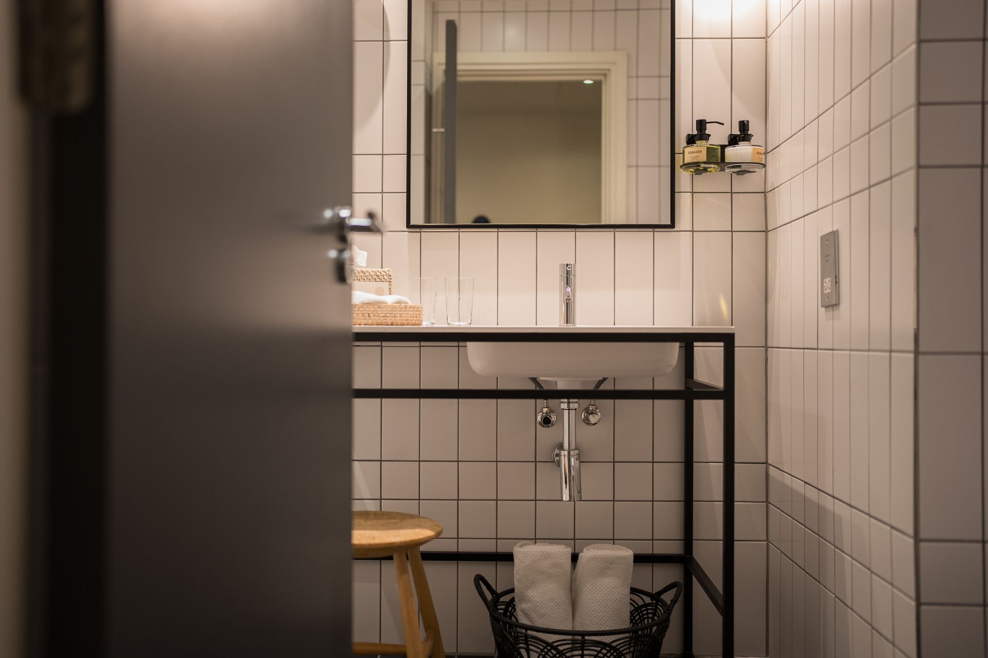 A calm tiled bathroom