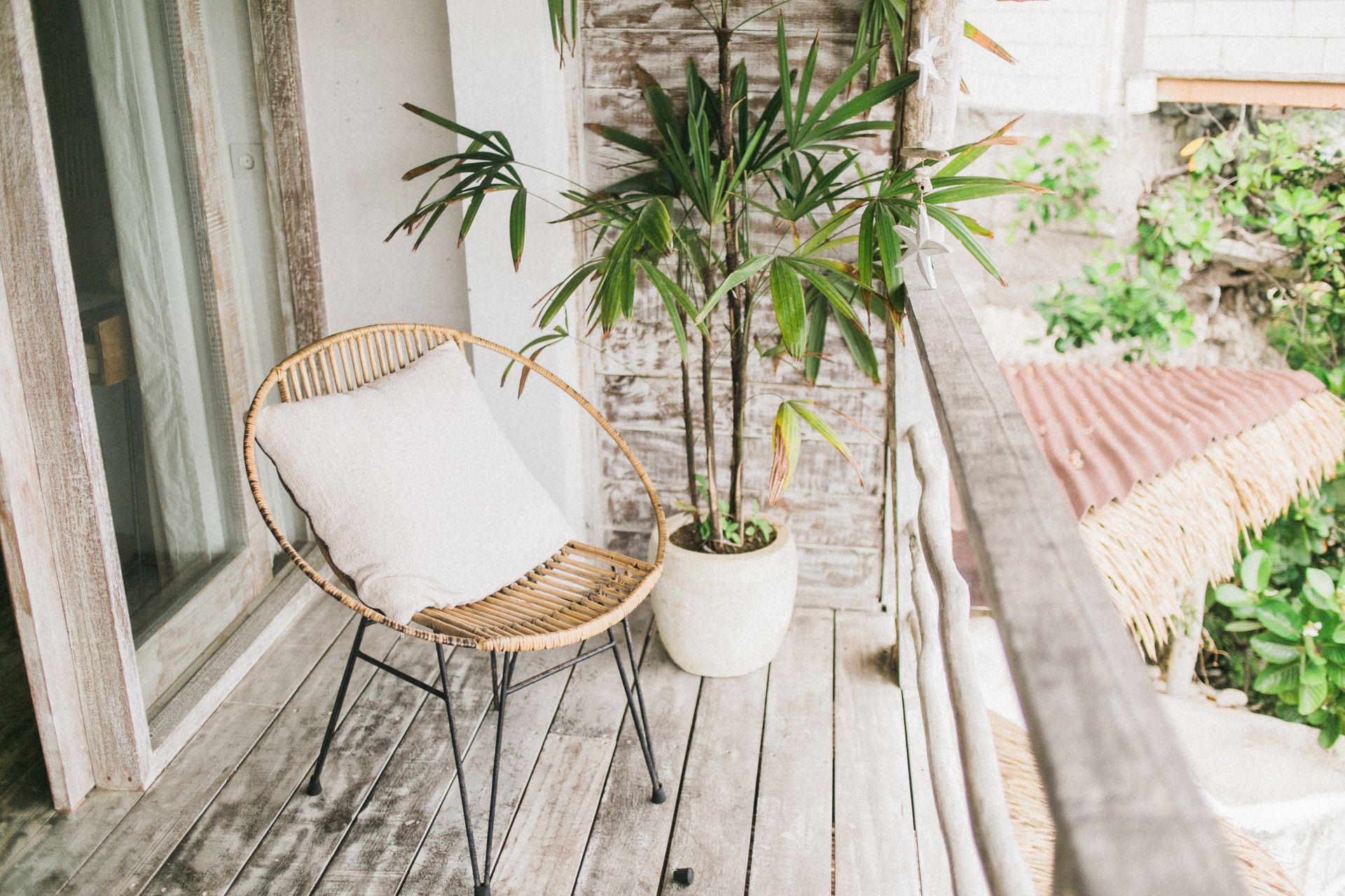A green balcony retreat